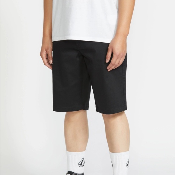 Volcom Men's Black Flat Front Shorts - Picture 1 of 9